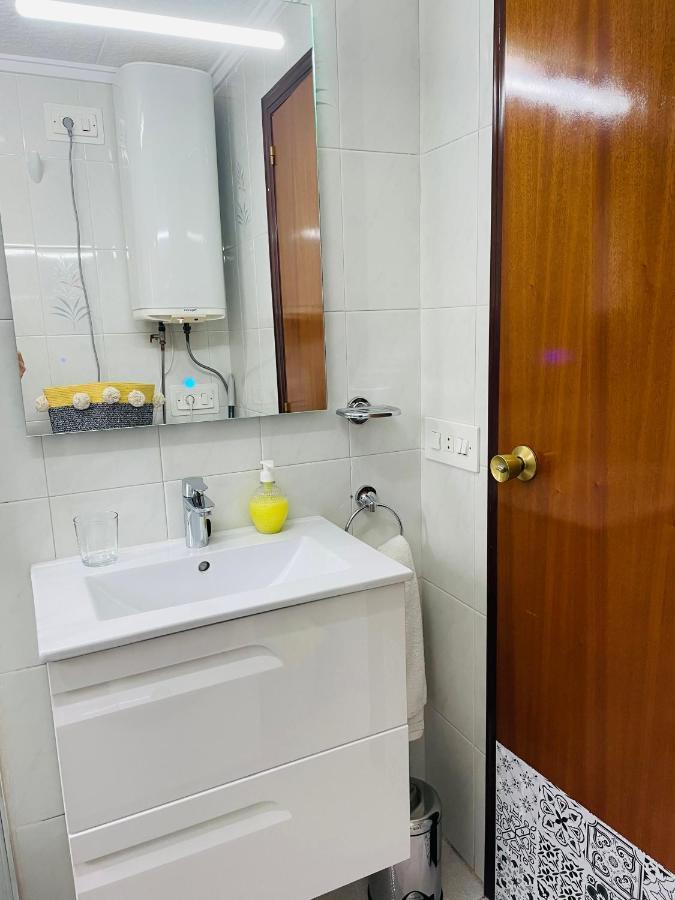 Cozy 2-Bedroom Serviced Apartment With Netflix Puerto de Sagunto Exterior foto